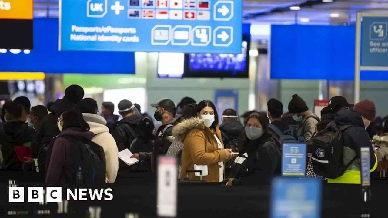 Border Force staff at airports to strike over Christmas