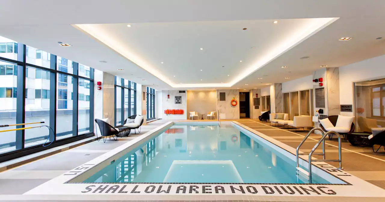 5 family-friendly hotels in Toronto with indoor swimming pools