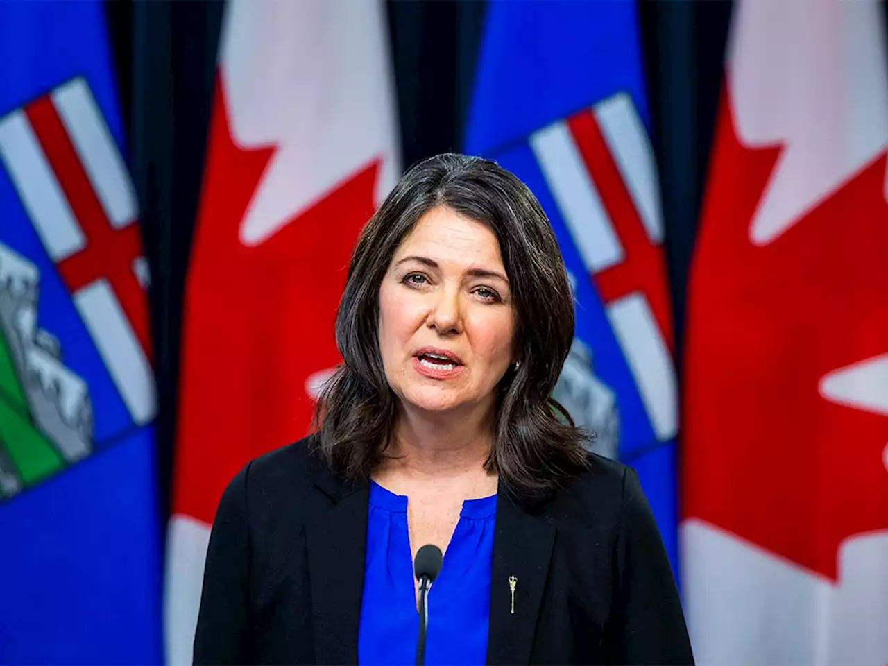 Bell: Danielle Smith misses her Ralph Klein moment