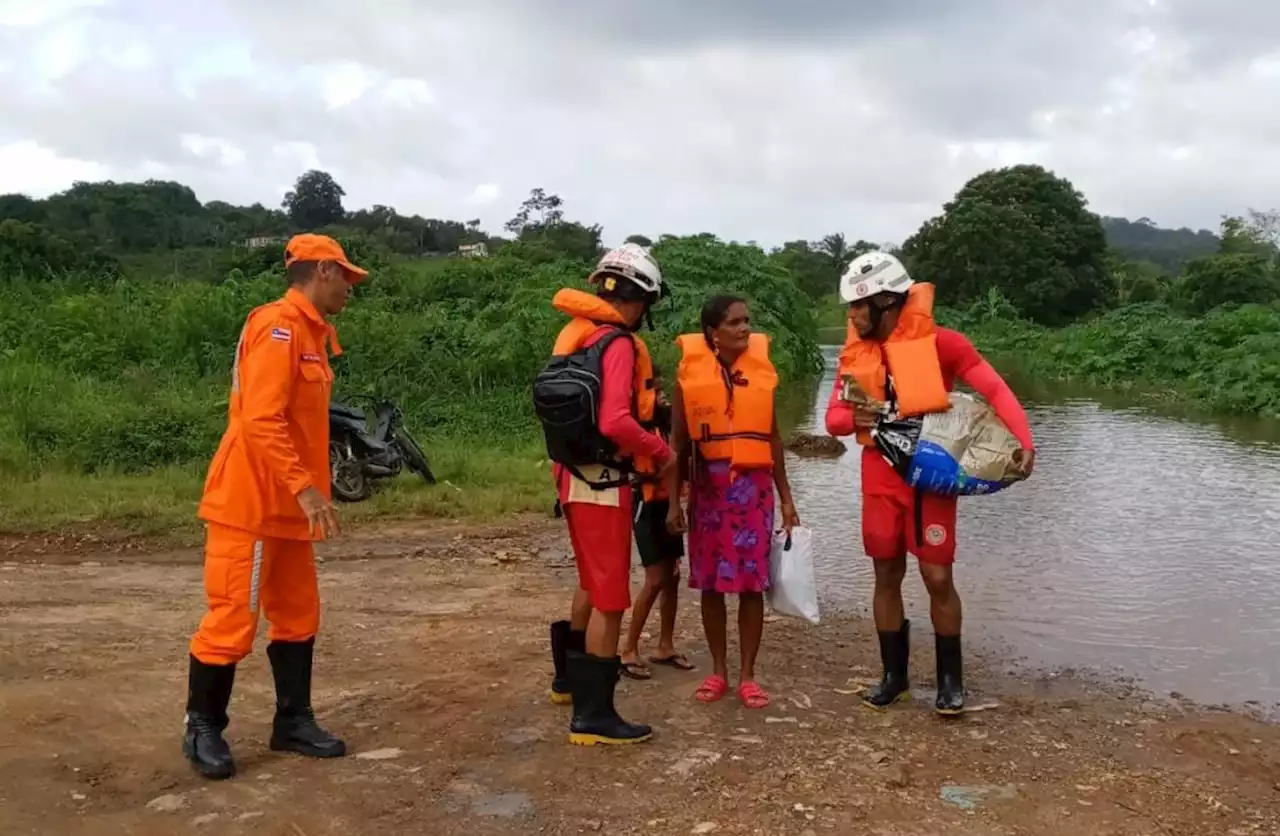 Chuva desaloja 13,8 mil pessoas em 53 municípios da Bahia