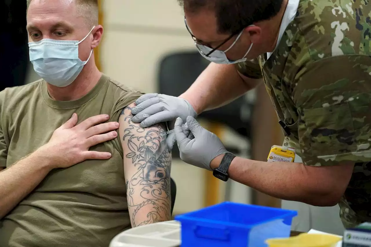 Congress set to rescind COVID-19 vaccine mandate for military