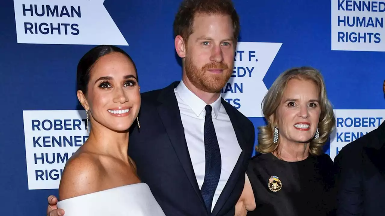 Meghan Markle les épaules dénudées : la femme du prince Harry accusée d'avoir copié Kate Middleton