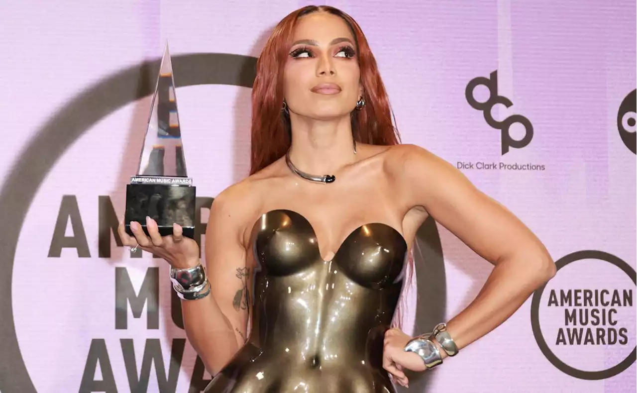 Anitta cancela participação na Farofa da Gkay por motivo de saúde