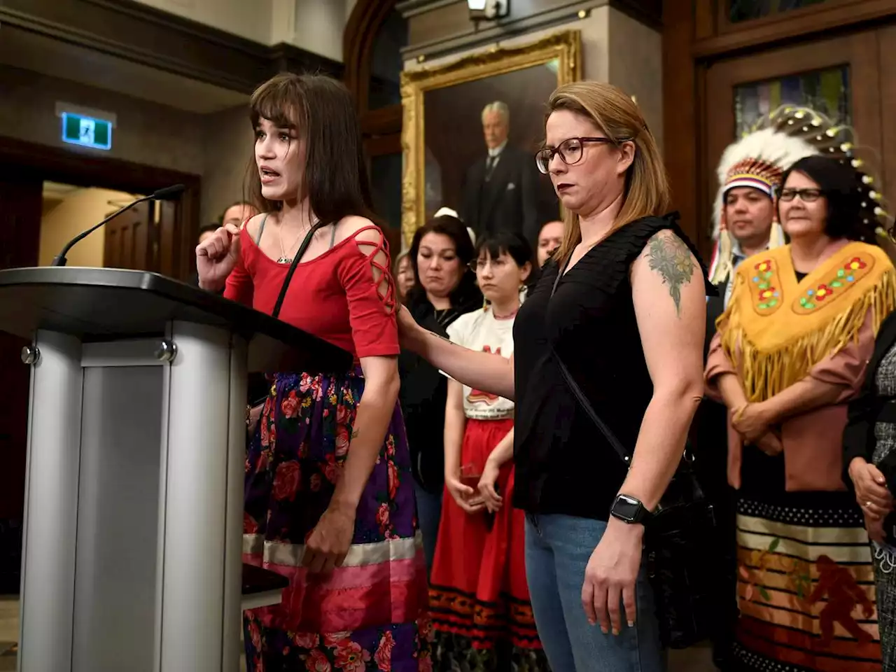 Daughters of murdered Winnipeg woman call on police to recover remains from landfill