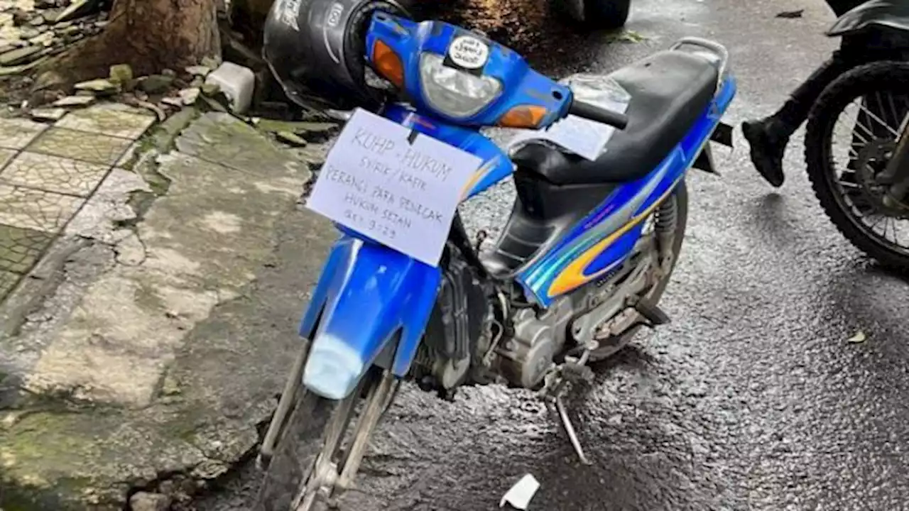 Tulisan KUHP Syirik di Motor Pelaku Bom Bunuh Diri, Ini Respons DPR