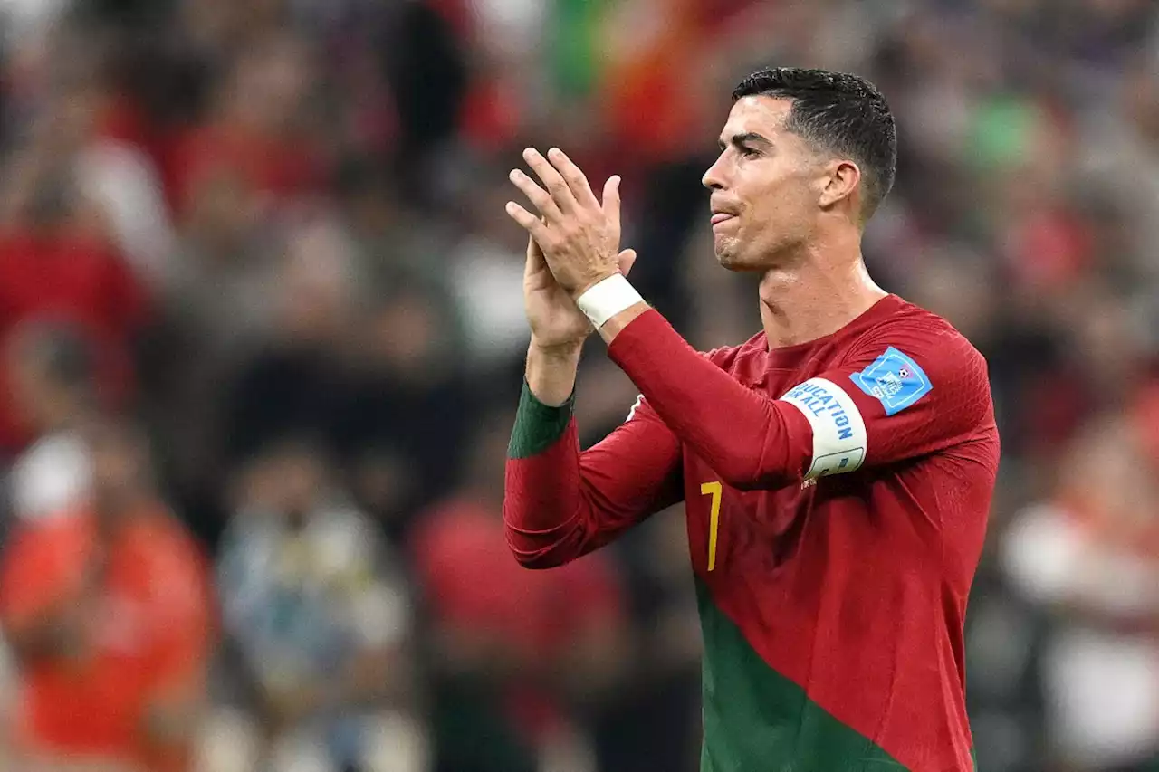 Cristiano Ronaldo deseja melhoras para Pelé após classificação de Portugal: 'É o nosso Rei'