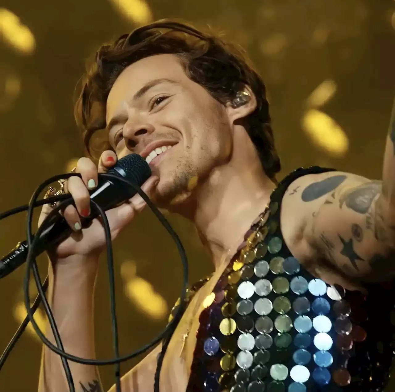 Harry Styles em clima de Copa: disputa entre fãs esquenta rivalidade entre Brasil e Argentina