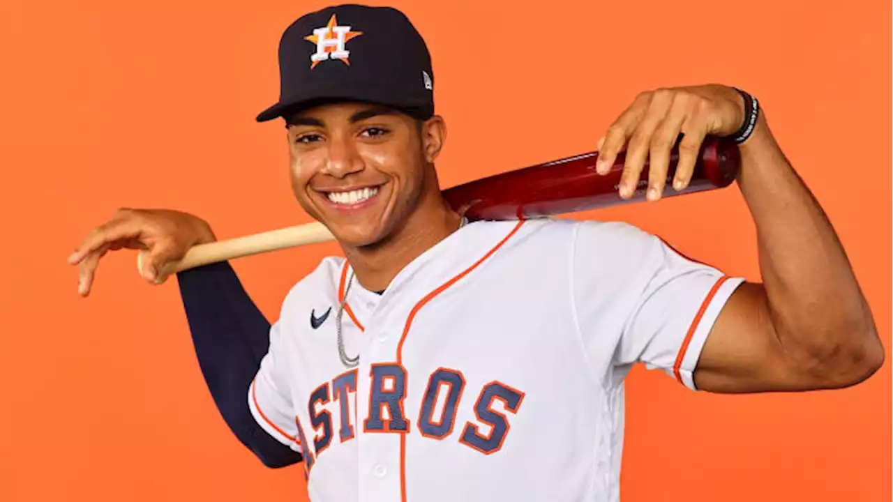 Astros’ Jeremy Peña helps kids access sports in wake of MVP win