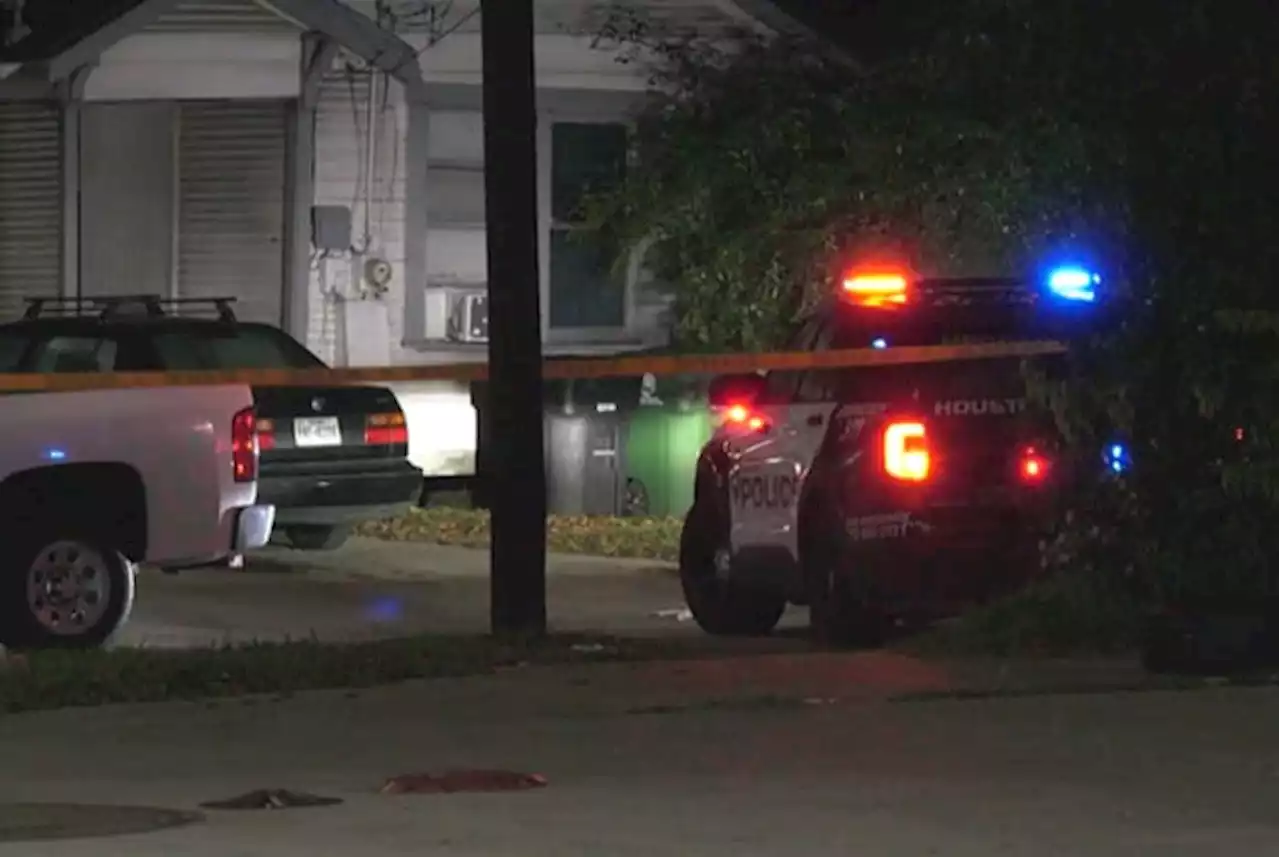 Man found dead with multiple gunshot wounds in east Houston, police say