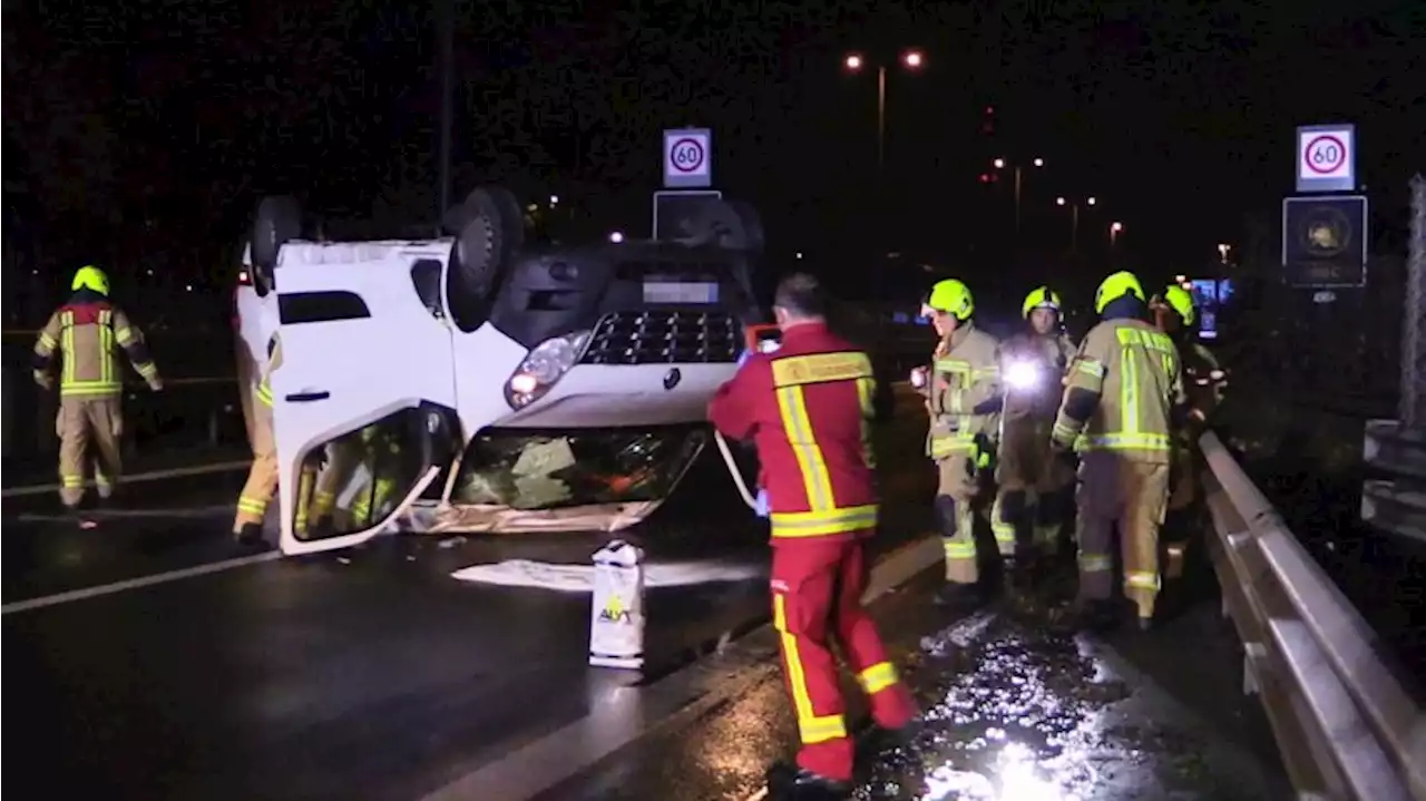 Unfall auf der A115 in Berlin: Frau schwer verletzt