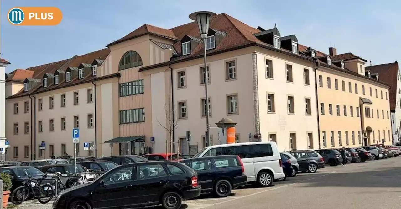 Das ehemalige Evangelische Krankenhaus in Regensburg im Wartestand