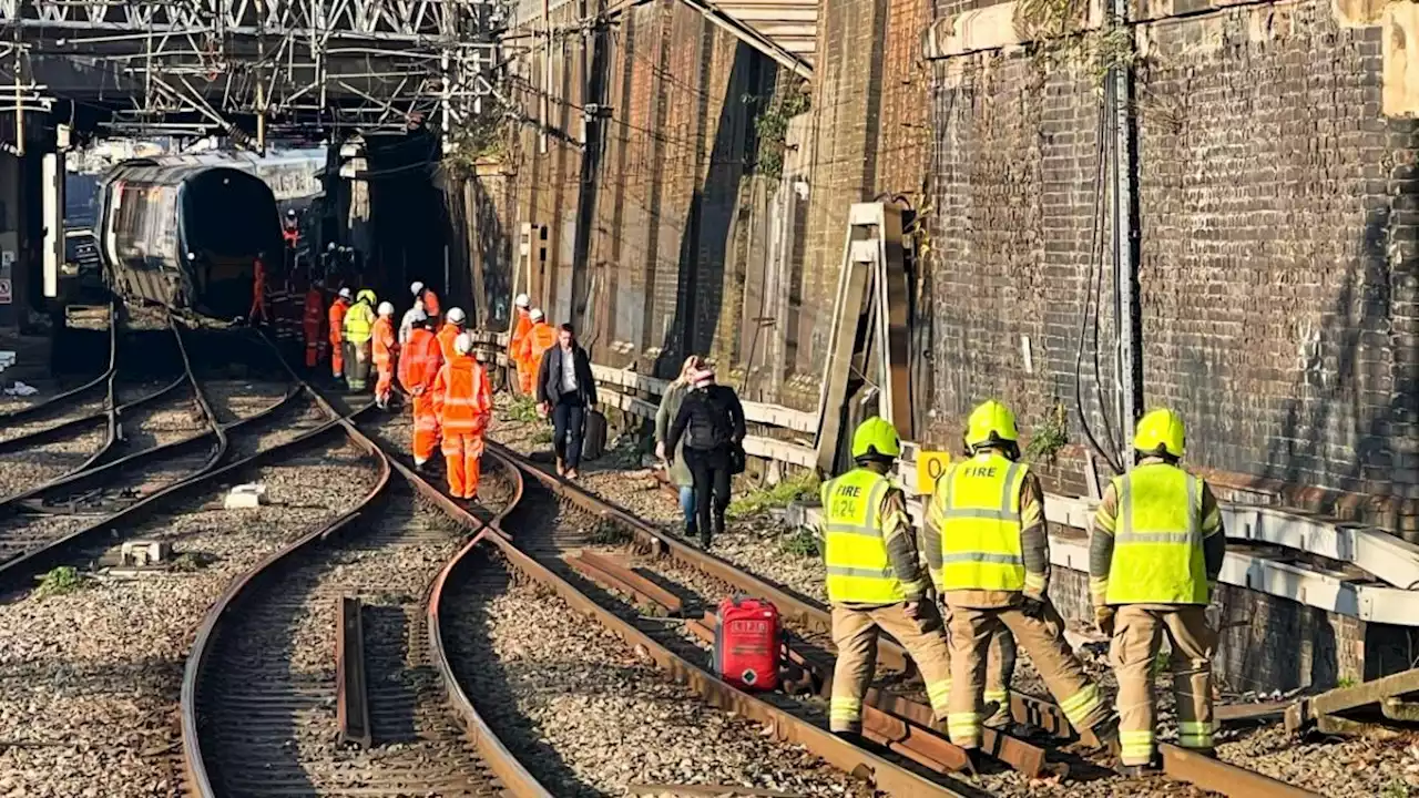 London Euston train delays after train hits overhead wires