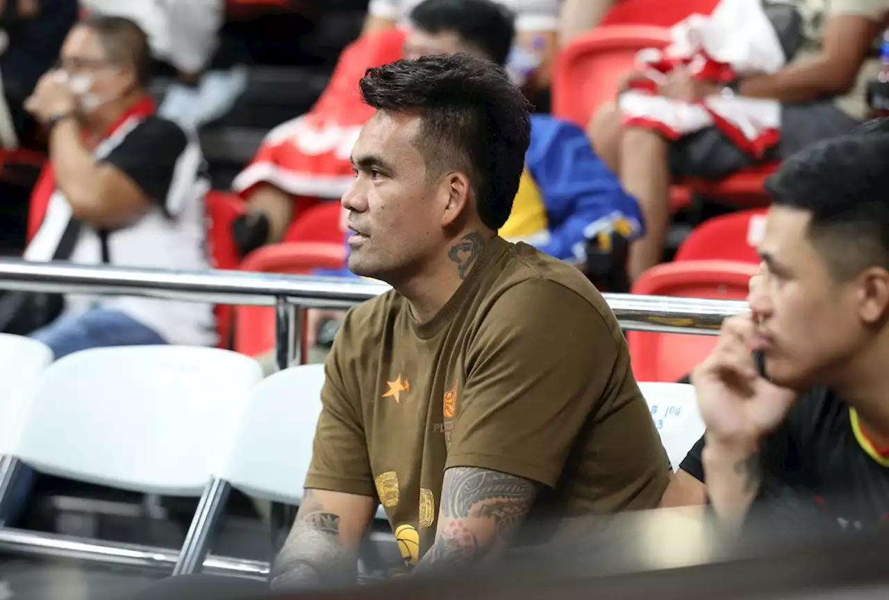 San Miguel's Vic Manuel sits out Game 1 win vs Converge due to knee issue