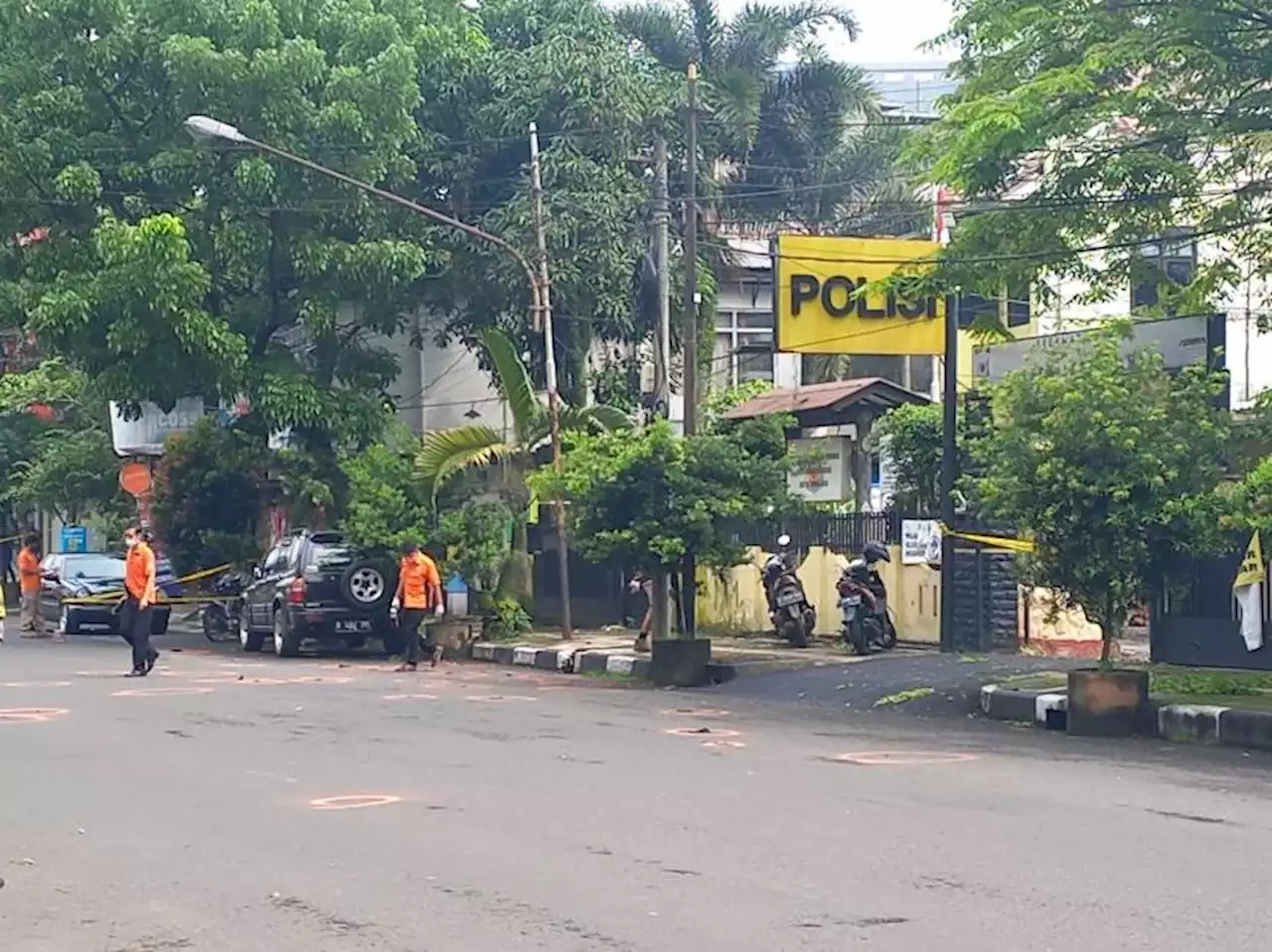 Polisi Selidiki Ledakan yang Diduga Bom Bunuh Diri di Kantor Polsek Astanaanyar |Republika Online