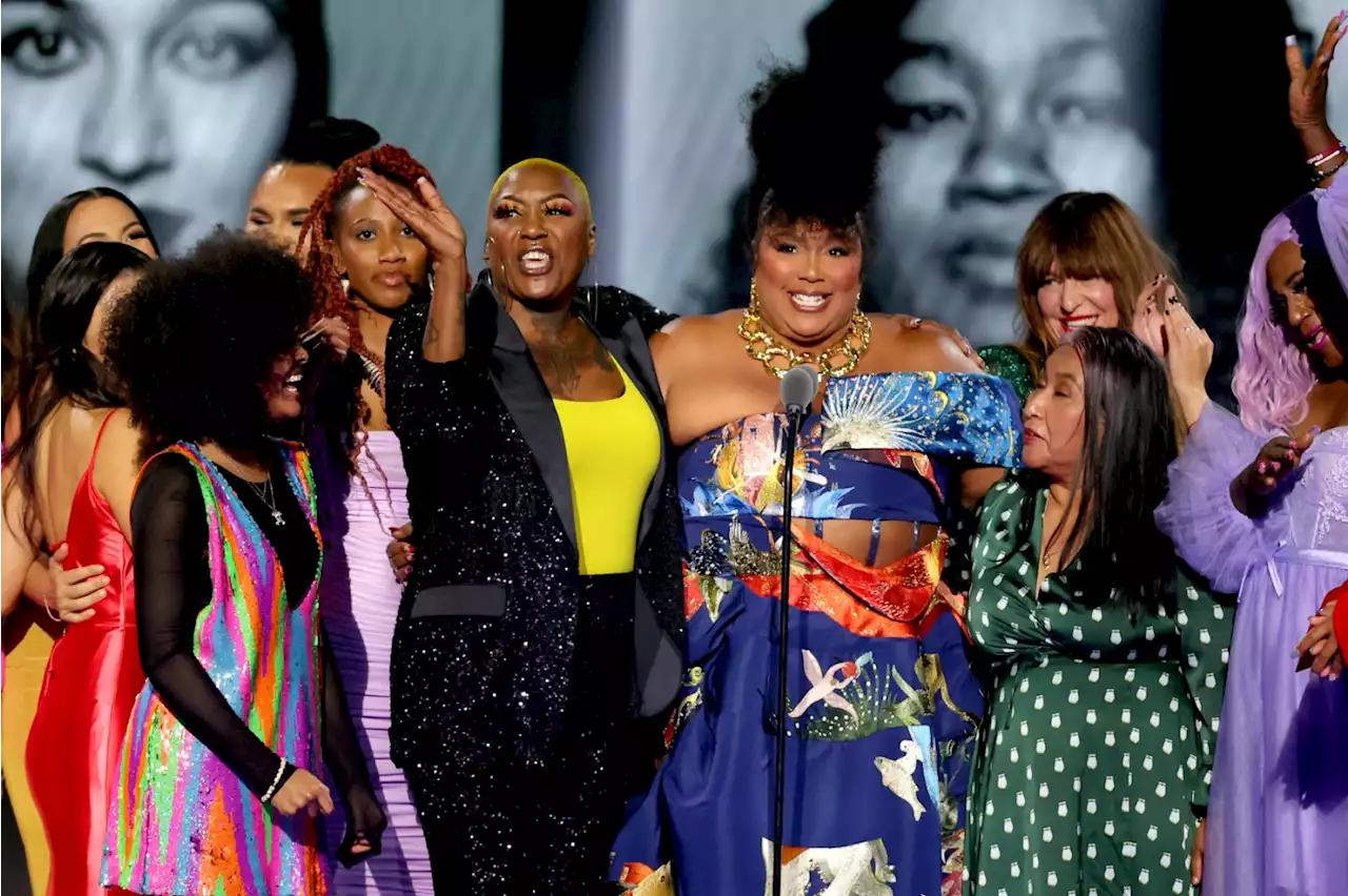 Lizzo at People's Choice Awards: 'If I'm the People's Champ, I Don't Need a Trophy for Championing People'