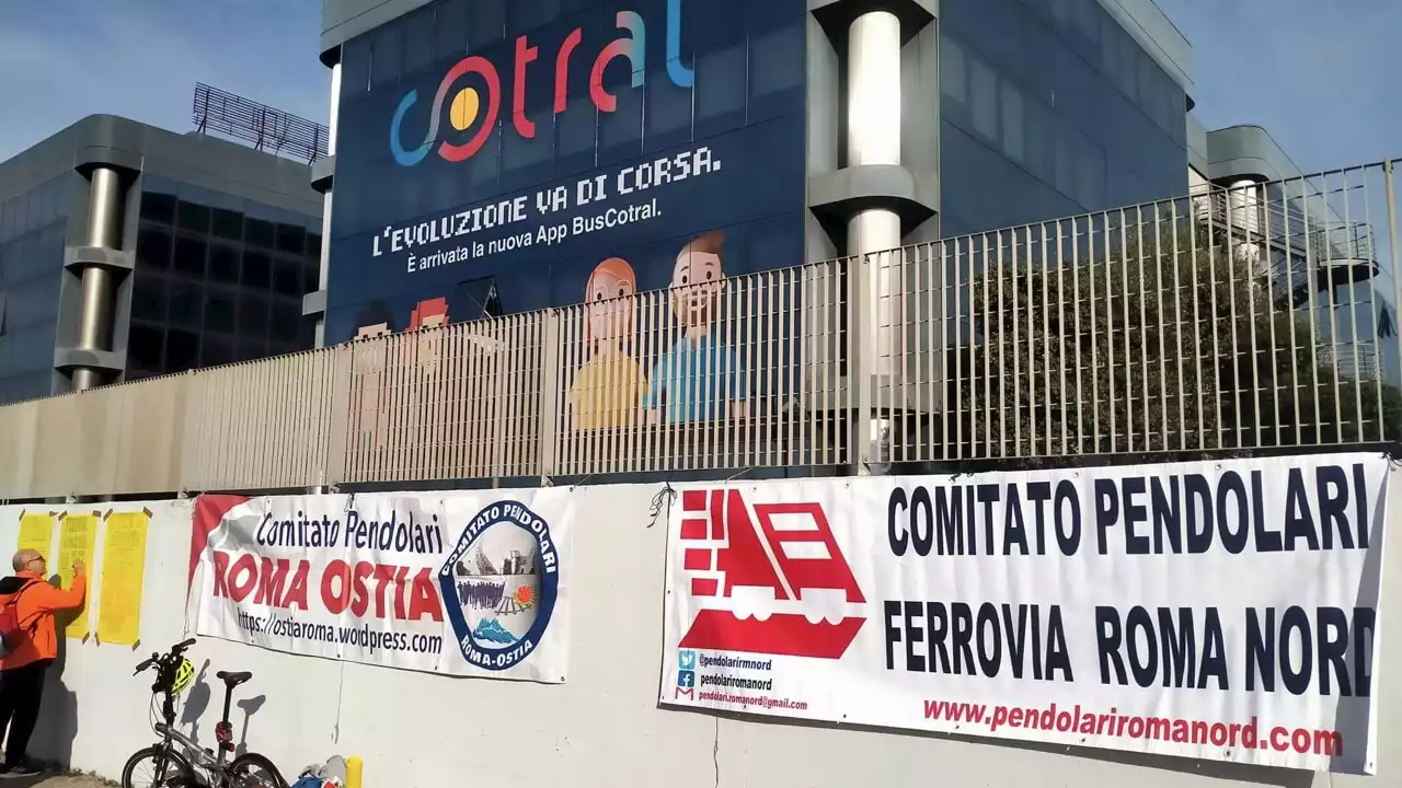 Ferrovie Roma-Lido e Roma Nord nel caos: la protesta dei pendolari sotto Cotral