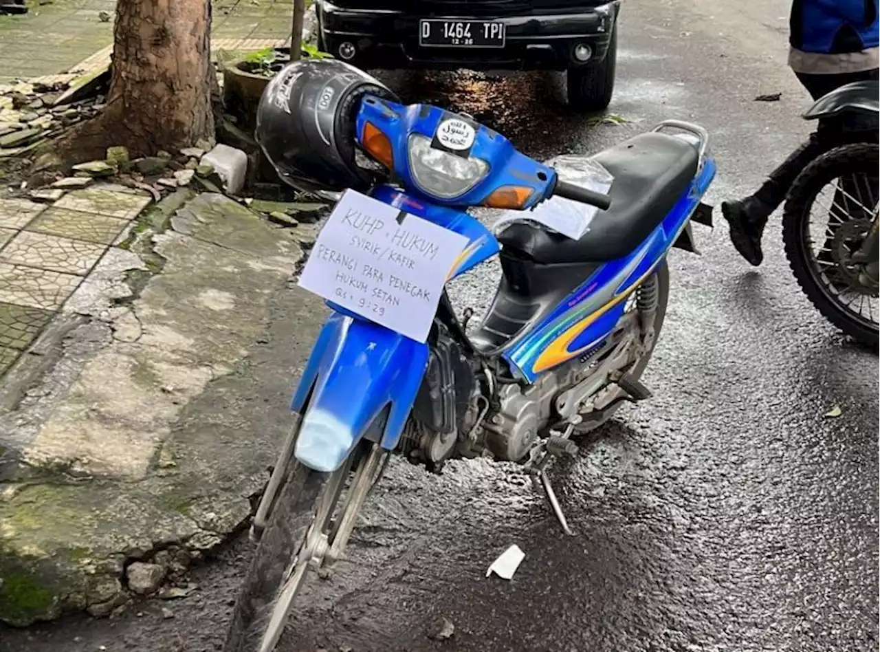 Polisi Dalami Tulisan RKUHP Kafir/Syirik di Motor Pelaku Bom Bunuh Diri di Mapolsek Astana Anyar