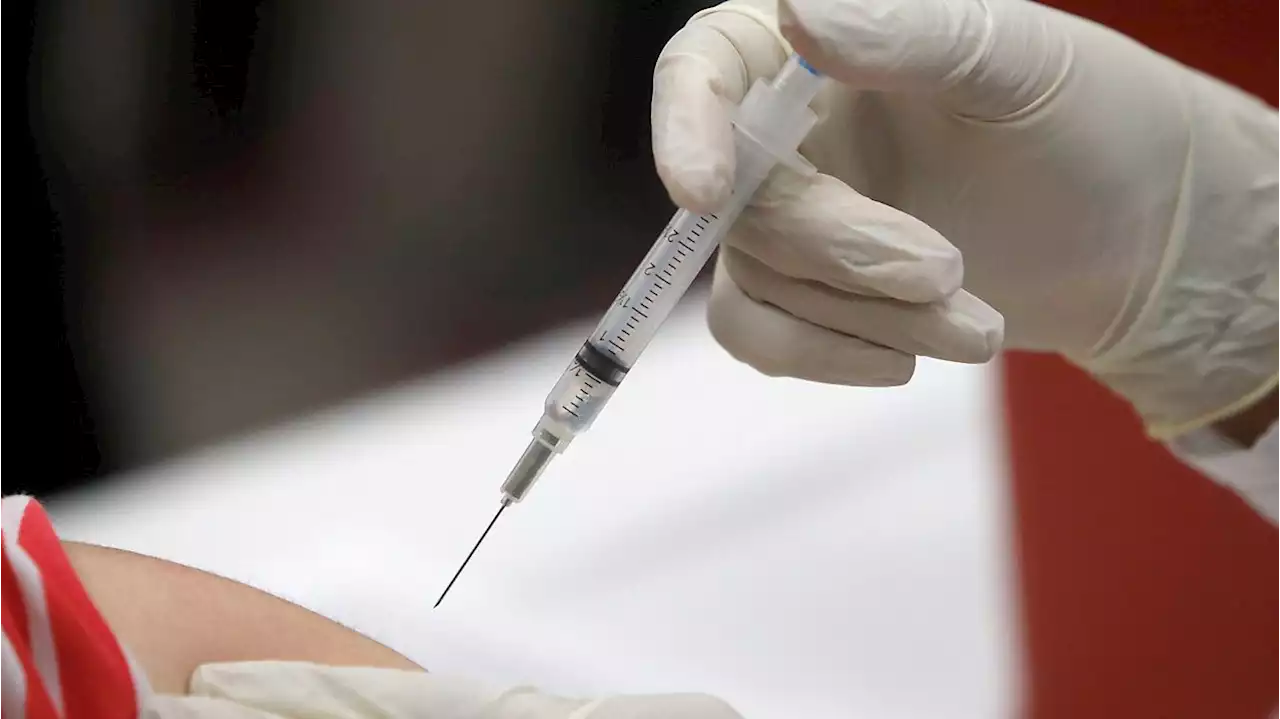 Health departments urge vaccine as flu cases skyrocket in Texas