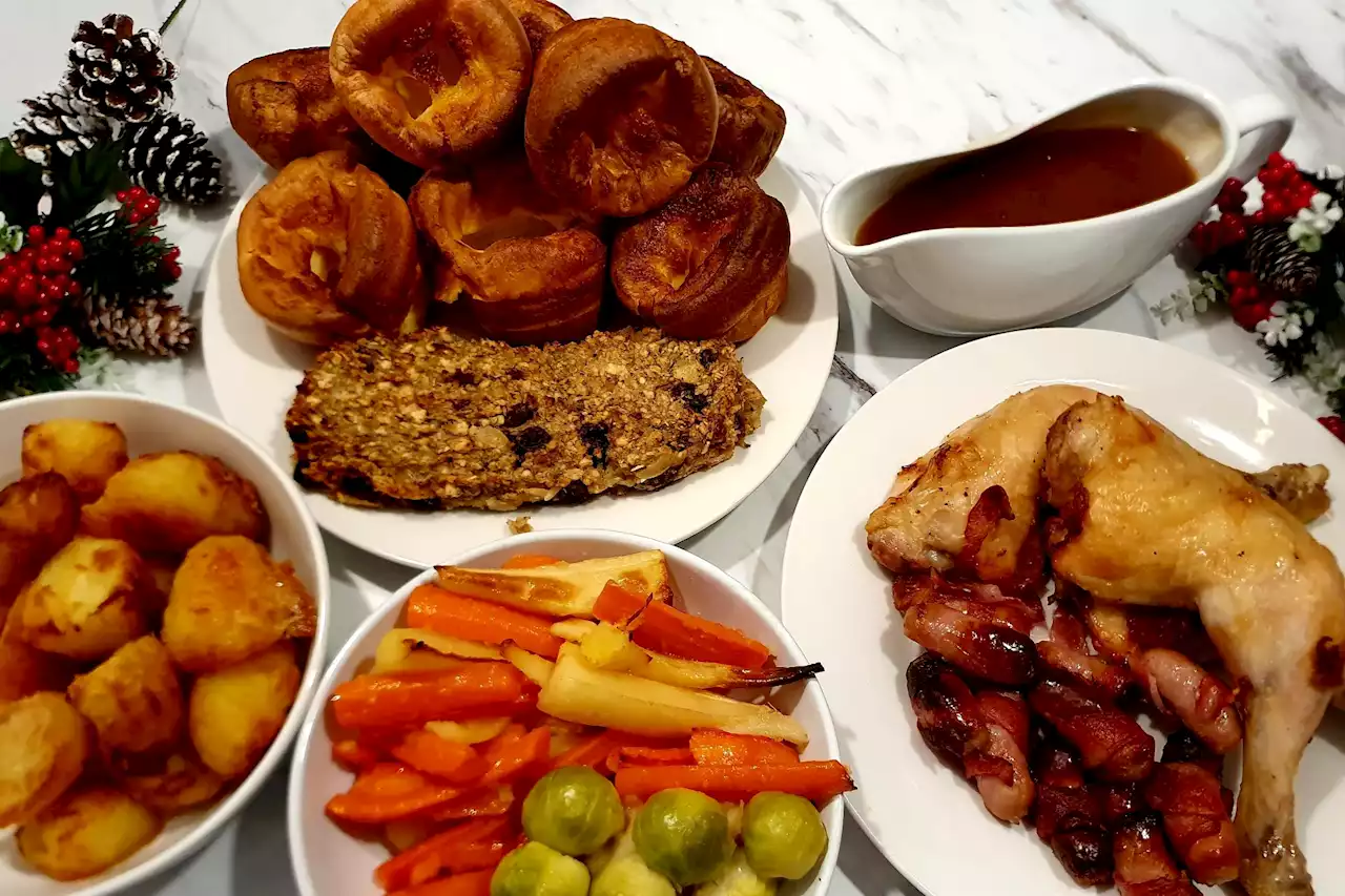 How to make a Xmas dinner for under a fiver with some bargains from M&S