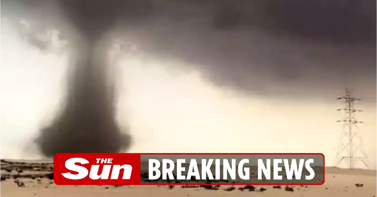 Huge tornado hits Qatar as England trainsfor France World Cup quarter-final