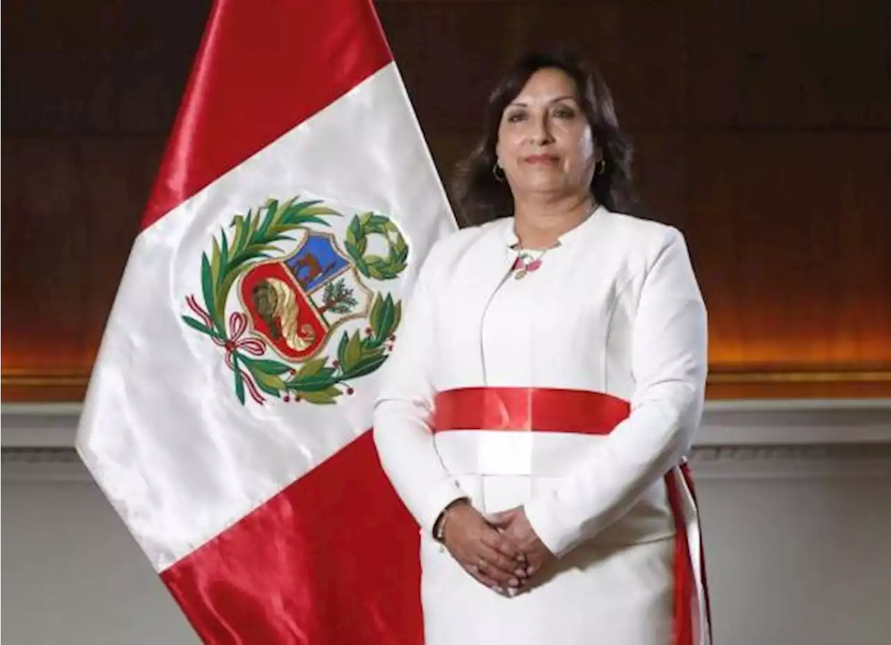 Dina Boluarte asume como primera mujer presidenta de Perú, tras destitución de Pedro Castillo