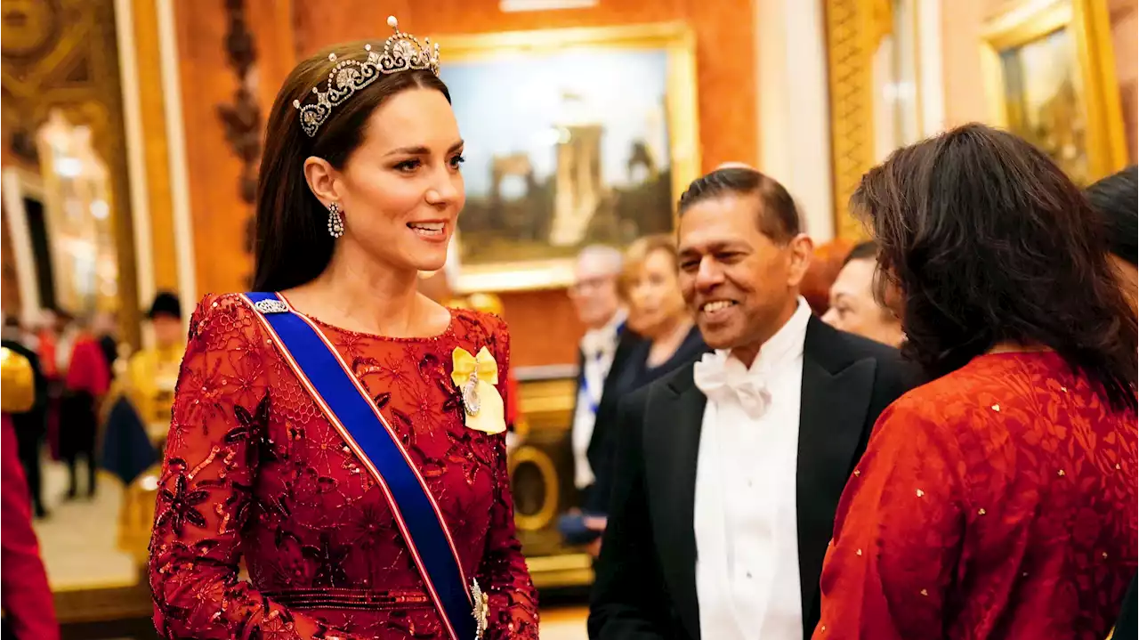 En images : Kate Middleton, resplendissante pour la réception en l'honneur du corps diplomatique à Buckingham Palace