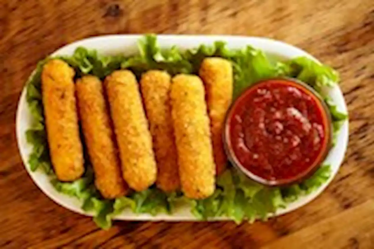 What’s a TGI Friday’s ‘Mozzarella Sticks Snack’ with no mozz? A lawsuit.