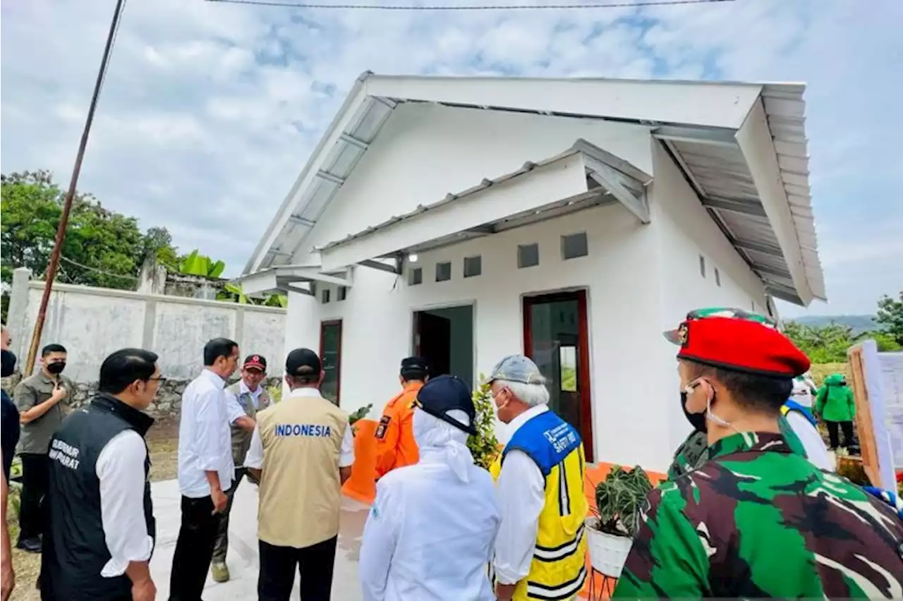 Presiden Jokowi tinjau rumah contoh tahan gempa di Cianjur