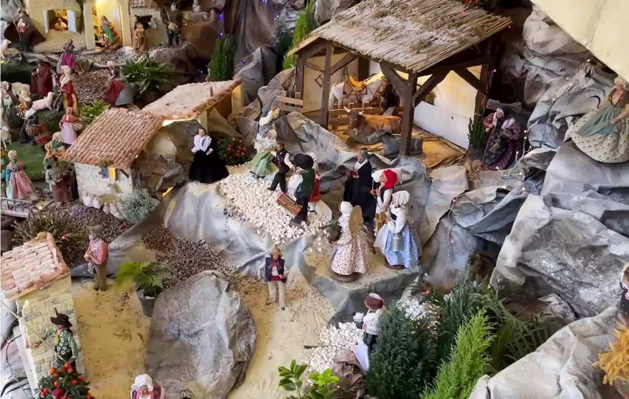 Gard : à la mairie de Beaucaire, une crèche de Noël sans les personnages de la nativité