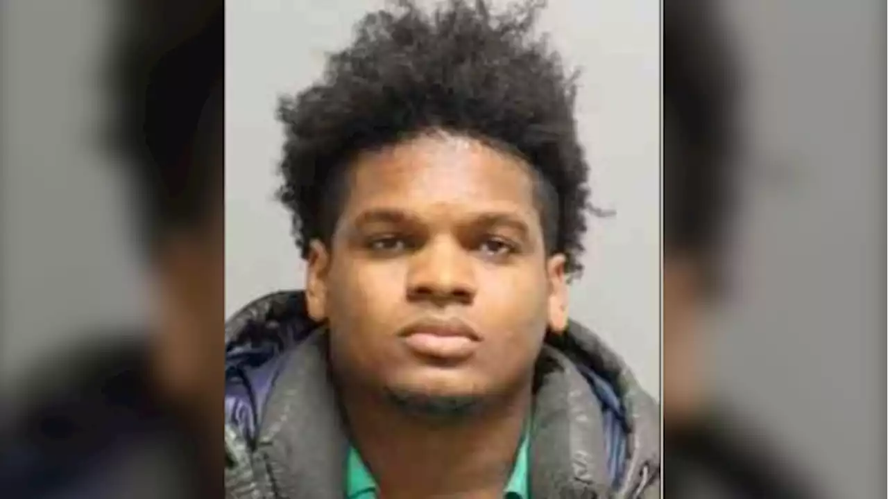 Toronto man wanted after allegedly assaulting woman, committing ‘acts of violence’