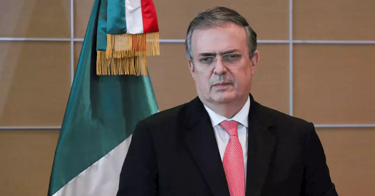 Si alguien pide asilo, México lo concede, dice Ebrard sobre Pedro Castillo