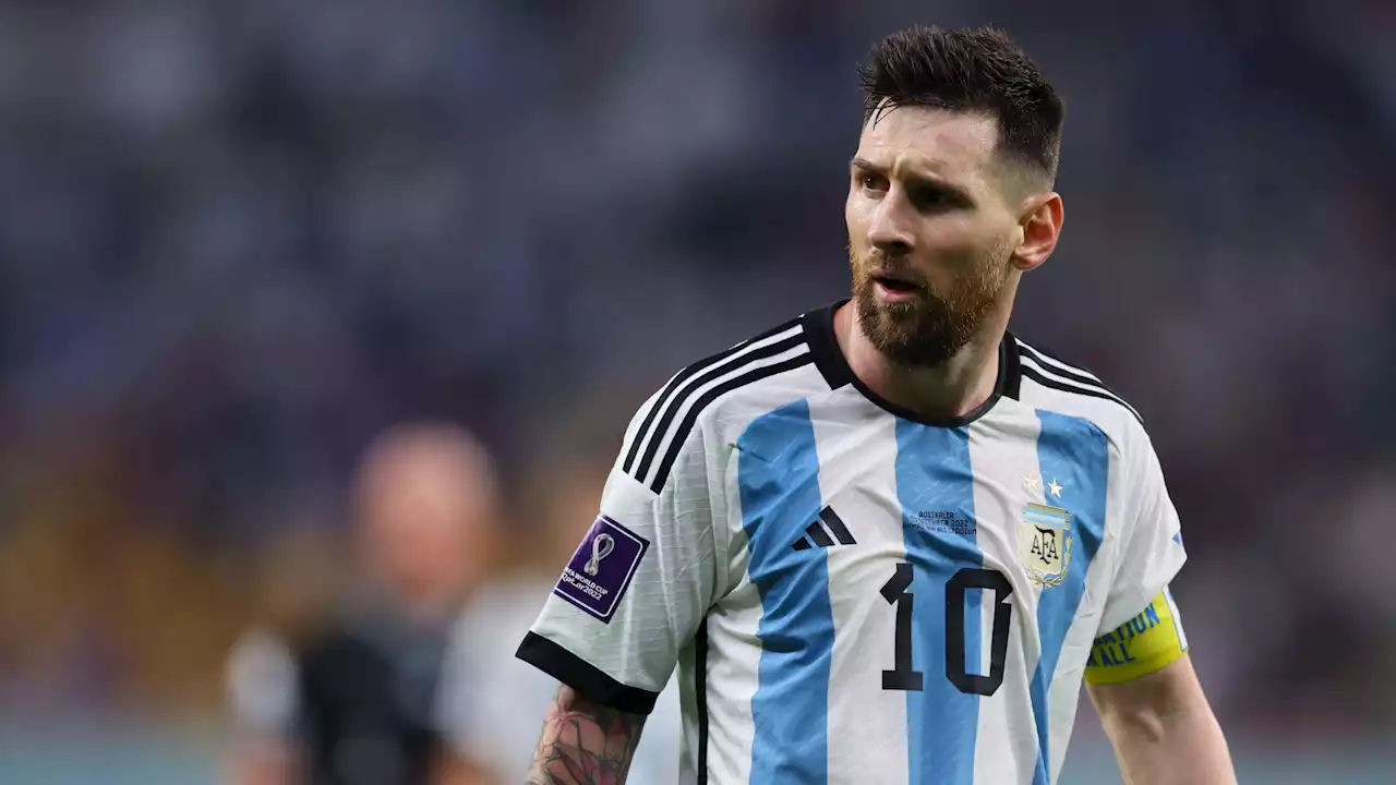 Neville believes Netherlands will beat 'really average' Argentina and keep Messi quiet