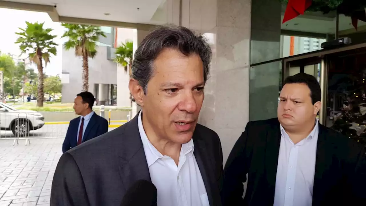 Cotado para a Fazenda, Haddad se reúne com ministro Paulo Guedes em Brasília