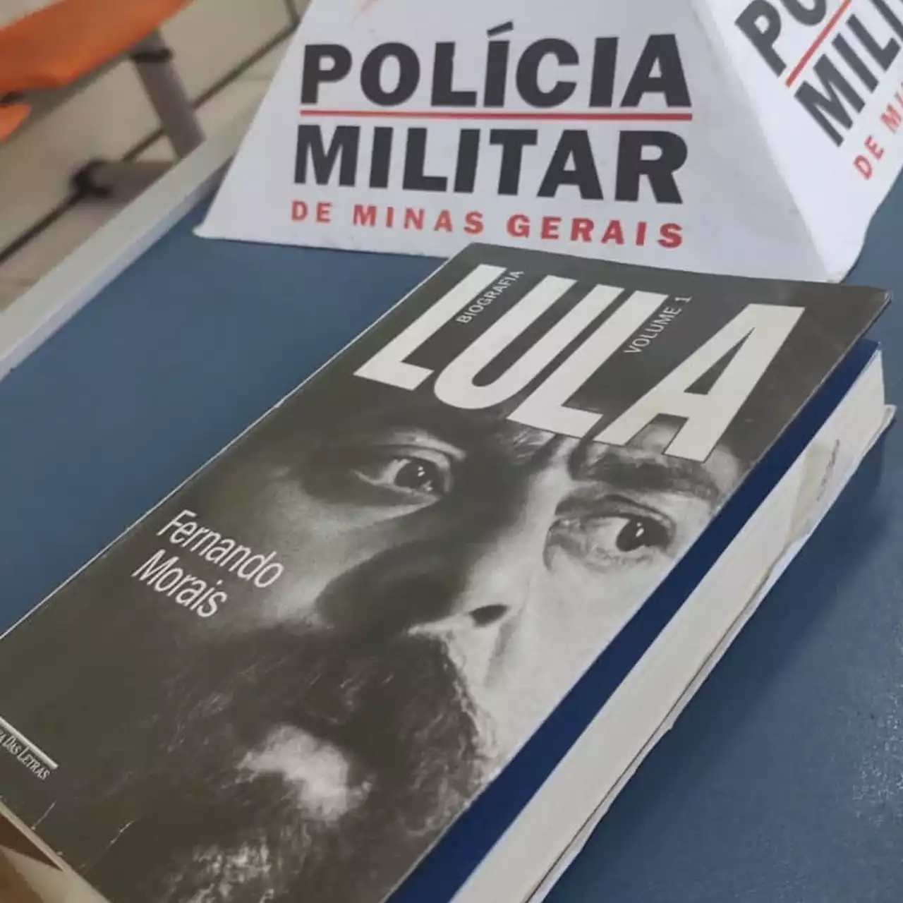 Homem é preso após furtar biografia de Lula dentro de loja em MG