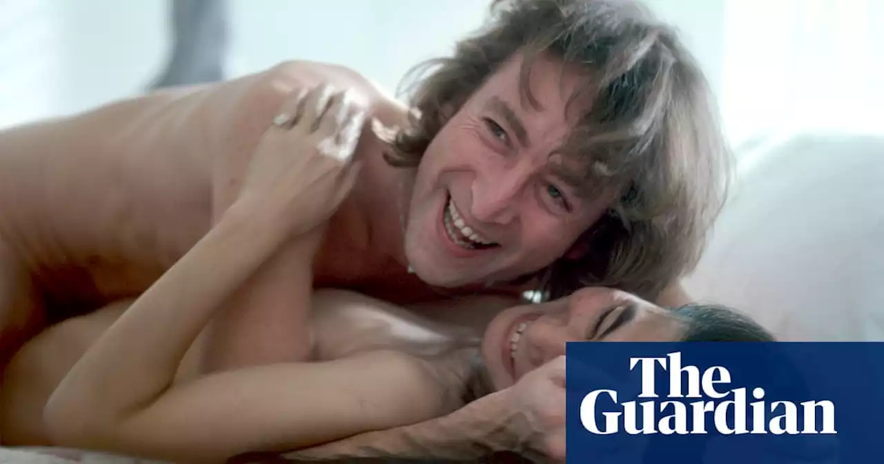 John Lennon and Yoko Ono simulate making love – Allan Tannenbaum’s best photograph