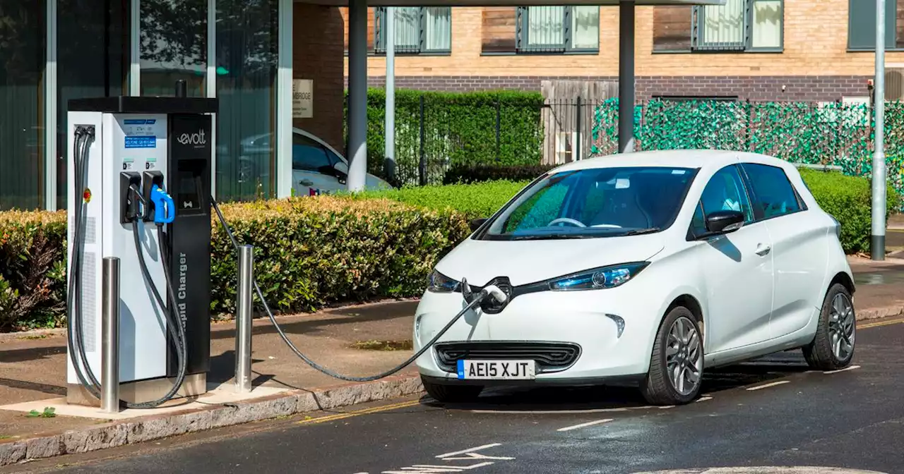 Pénurie d'électricité : la Suisse pourrait interdire l'usage des voitures électriques cet hiver