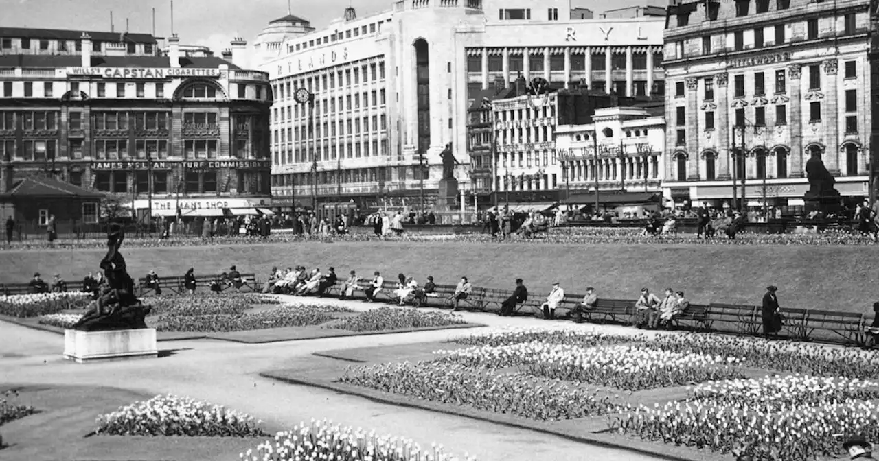 21 photos of Piccadilly Gardens through the ages capture life in Manchester