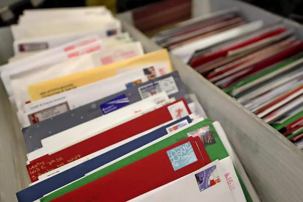 Despite Viral Social Media Posts, You Can't Actually Send Christmas Cards to 'A Recovering Soldier'