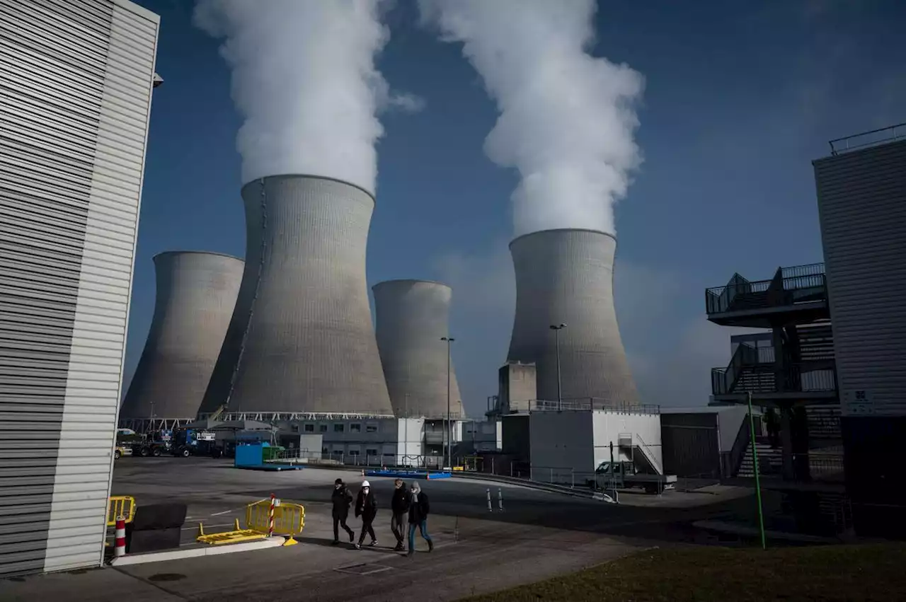 Coupures d’électricité : 37 % du parc nucléaire français à l’arrêt avant un week-end froid