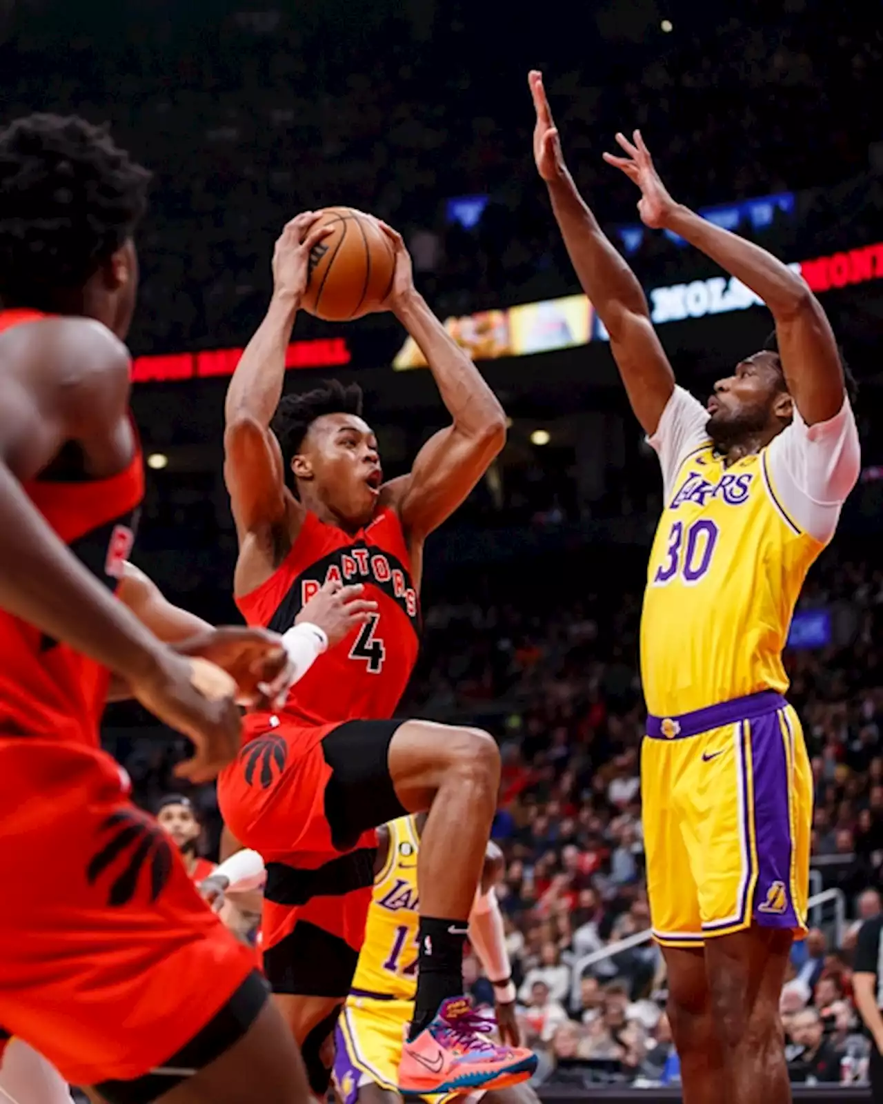 Raptors feast on LeBron-less Lakers in cakewalk win at Scotiabank Arena