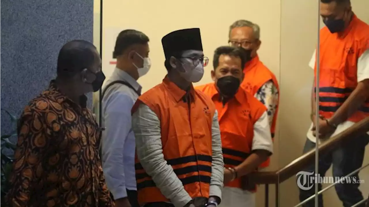 Bupati Bangkalan Abdul Latif Gunakan Uang Suap untuk Survei Elektabilitas - Tribunnews.com