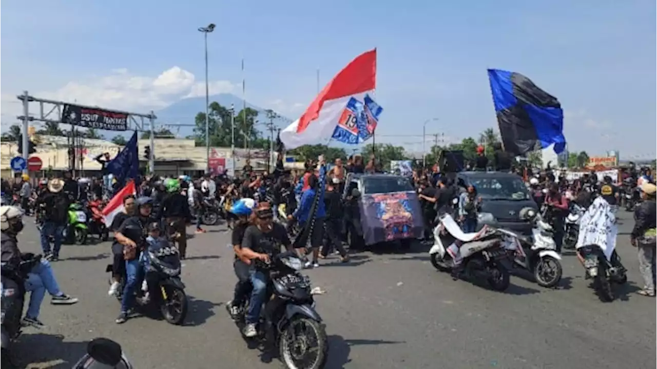 Protes Tragedi Kanjuruhan Aremania Blokade Pintu Masuk Kota Malang