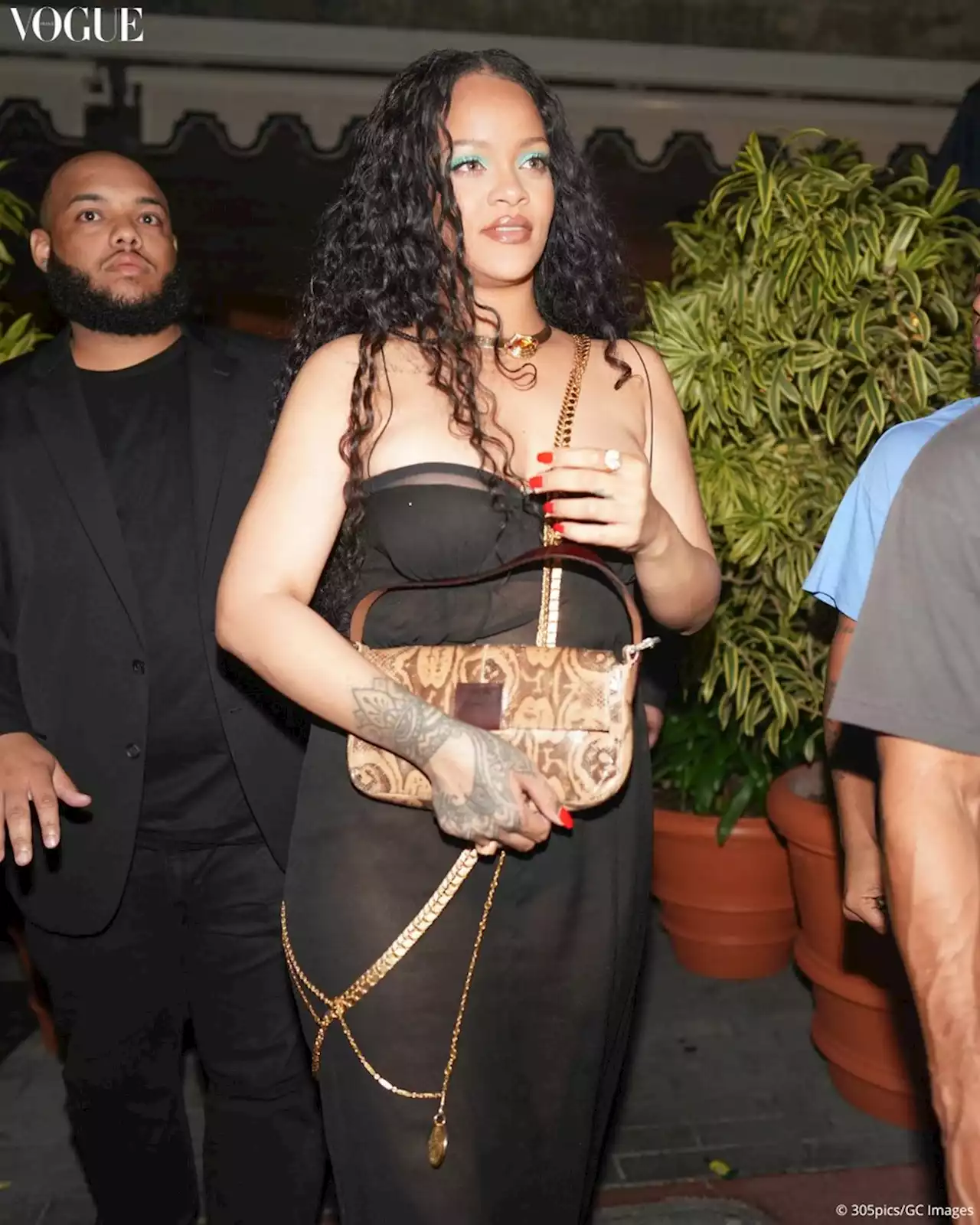 À son tour, Rihanna ose la robe 100% transparente à Miami