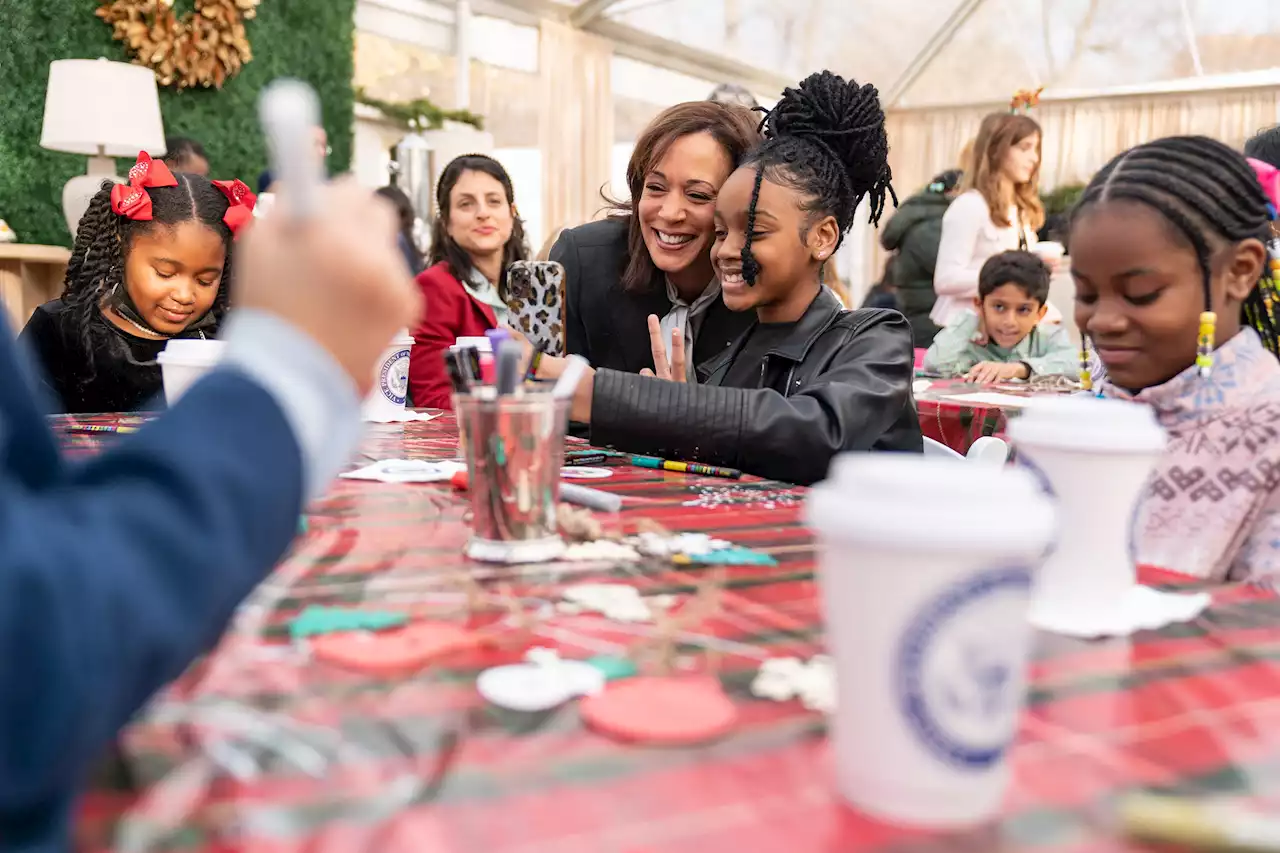 PHOTOS: DCPS Students Celebrate the Holidays with the Vice President