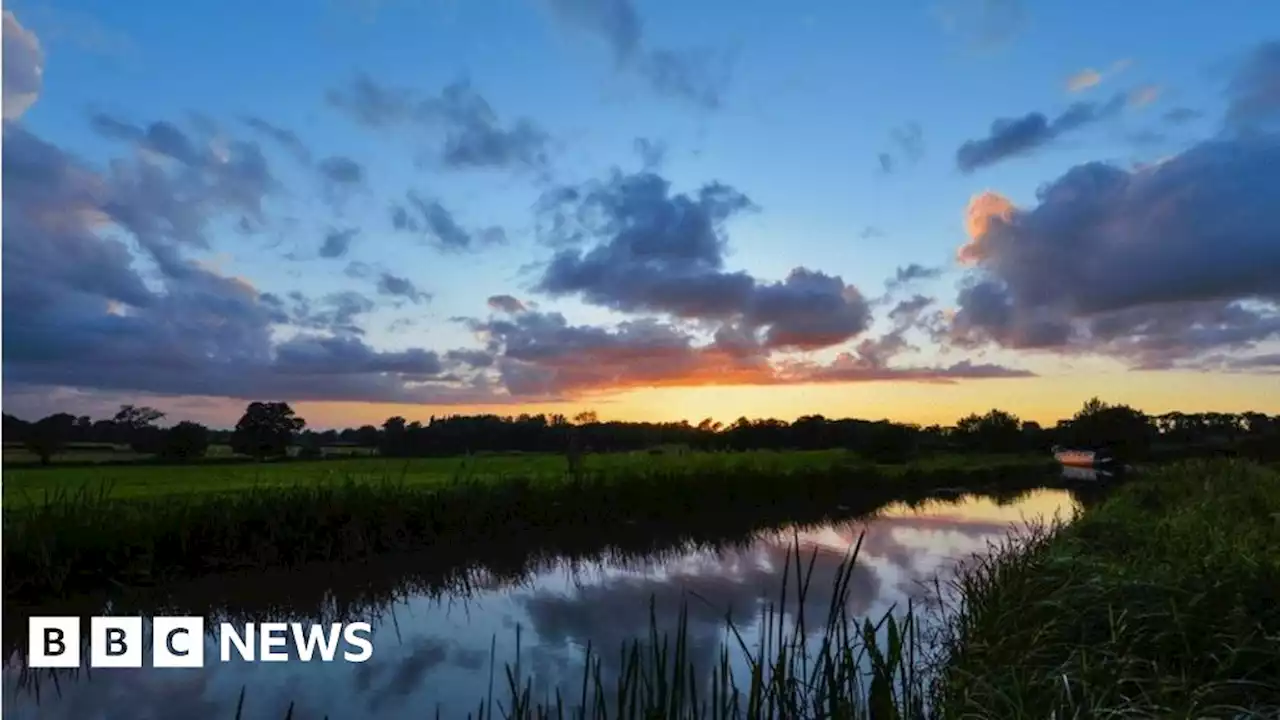 Leicestershire canal voted UK's most scenic waterside setting