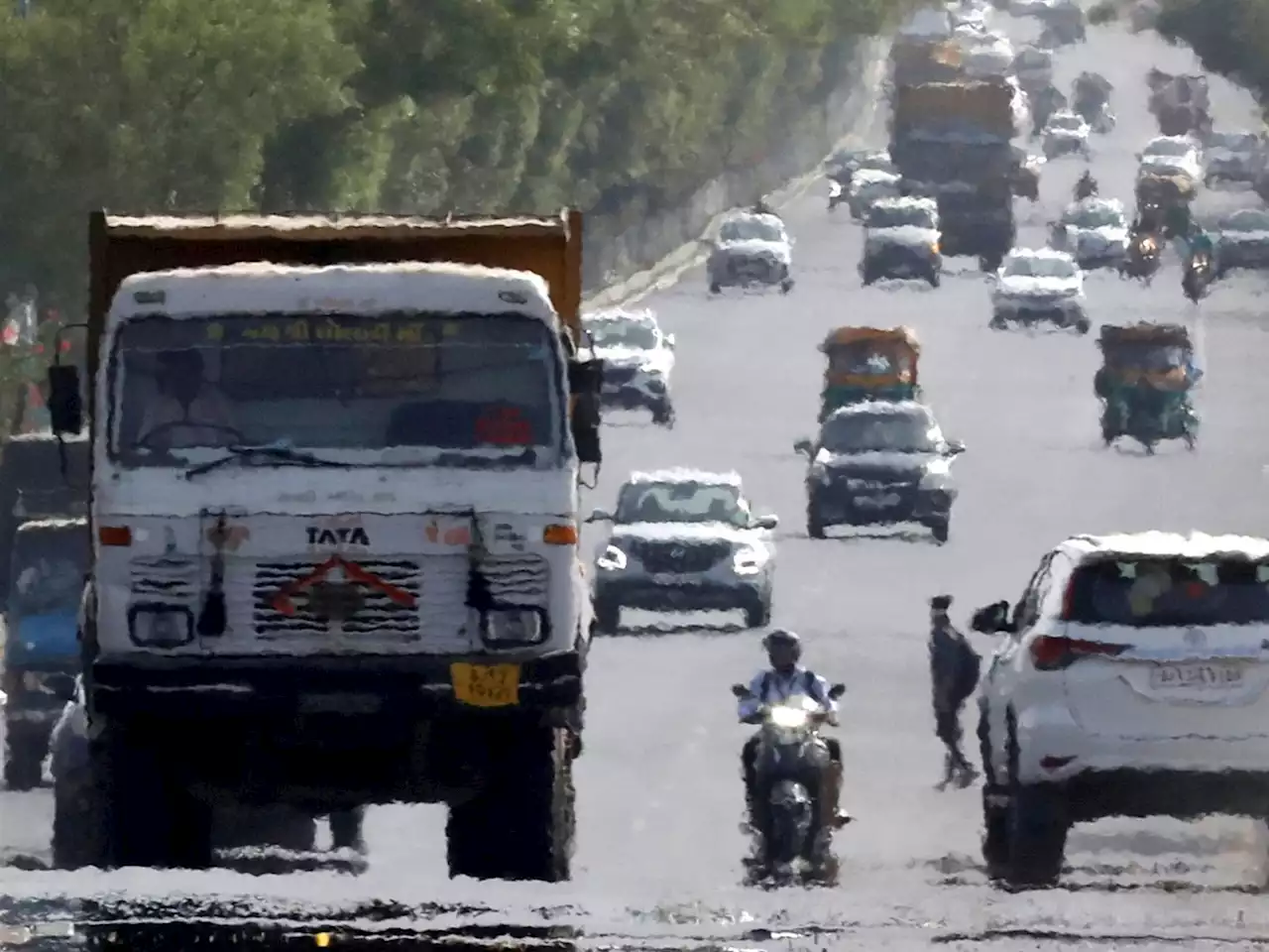 India could suffer heatwaves that 'break the human survivability limit,' World Bank says | Business Insider