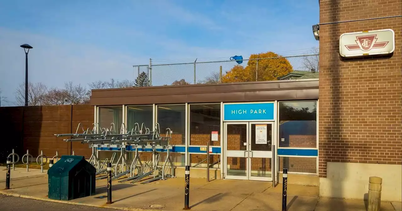 Stabbing at High Park Station in Toronto sends two women to hospital