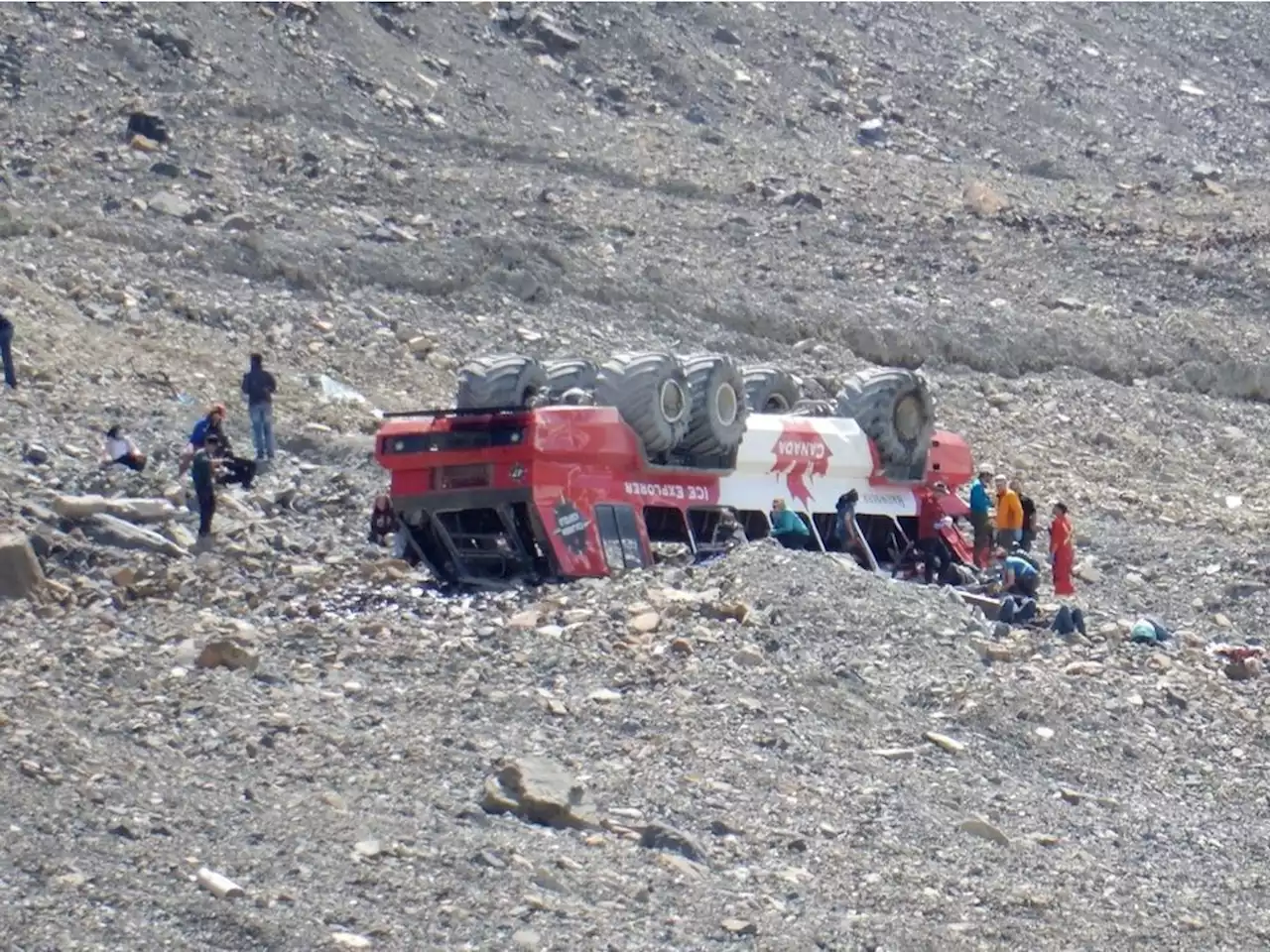 No criminal charges laid in deadly 2020 Columbia Icefields rollover: RCMP