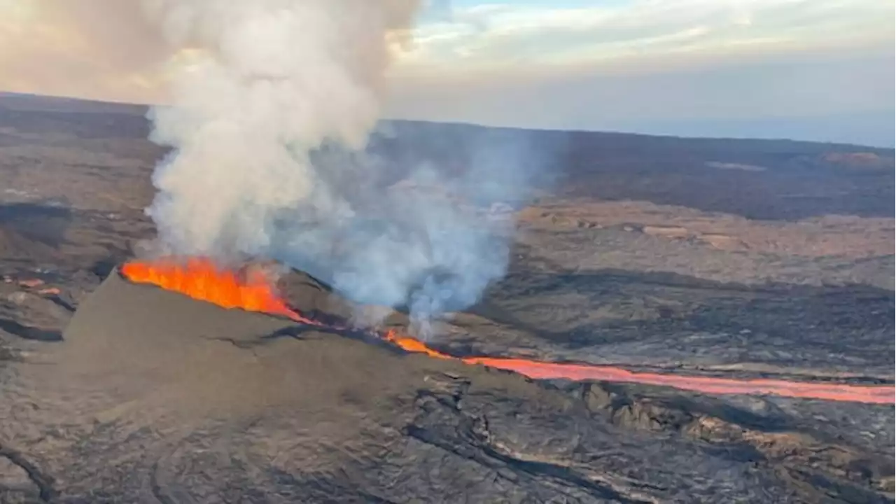 Lava from Hawaiian volcano no longer imminent threat to key highway | CBC News