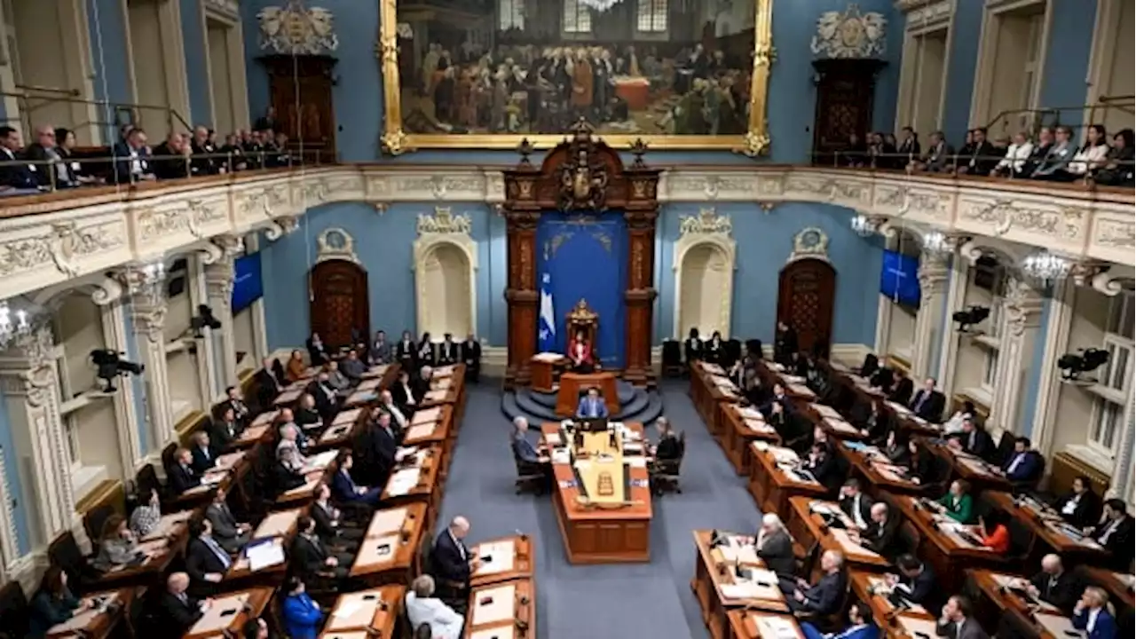 Quebec adopts law making oath to King optional for elected members | CBC News